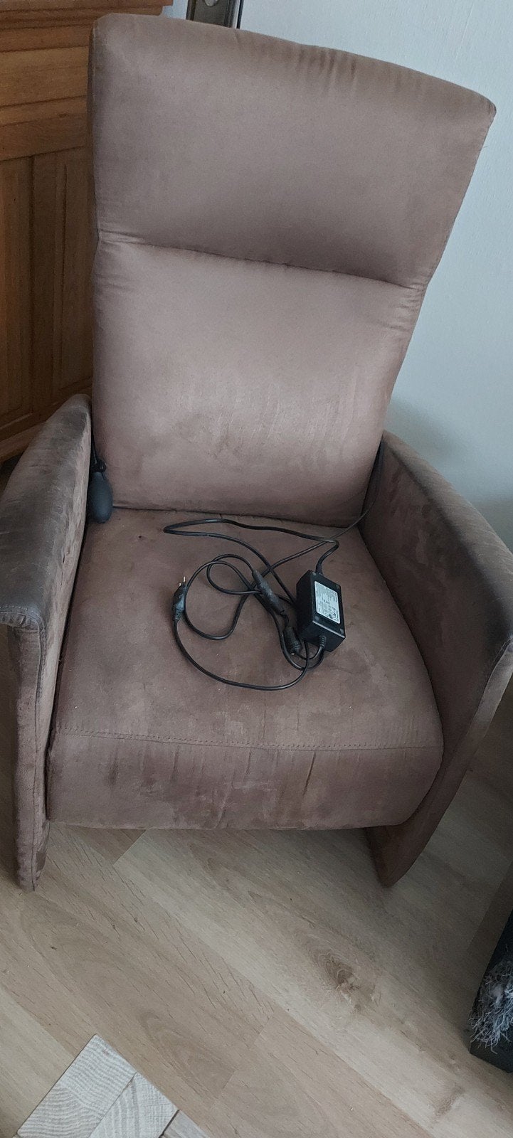 elektrische stoel moet weg, Ophalen, Gebruikt, Bruin, Eén