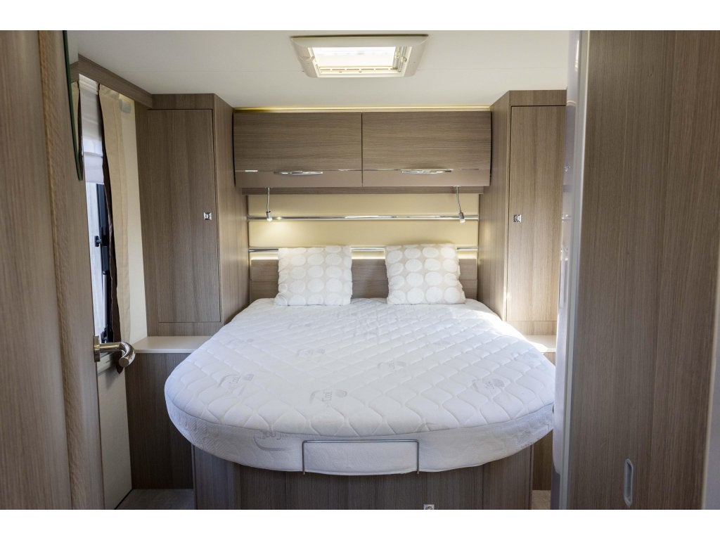 Chausson Exaltis 718 EURO5 150PK Queensbed, Caravans en Kamperen, Campers, Integraal, Ringverwarming, Fiat, Koelkast
