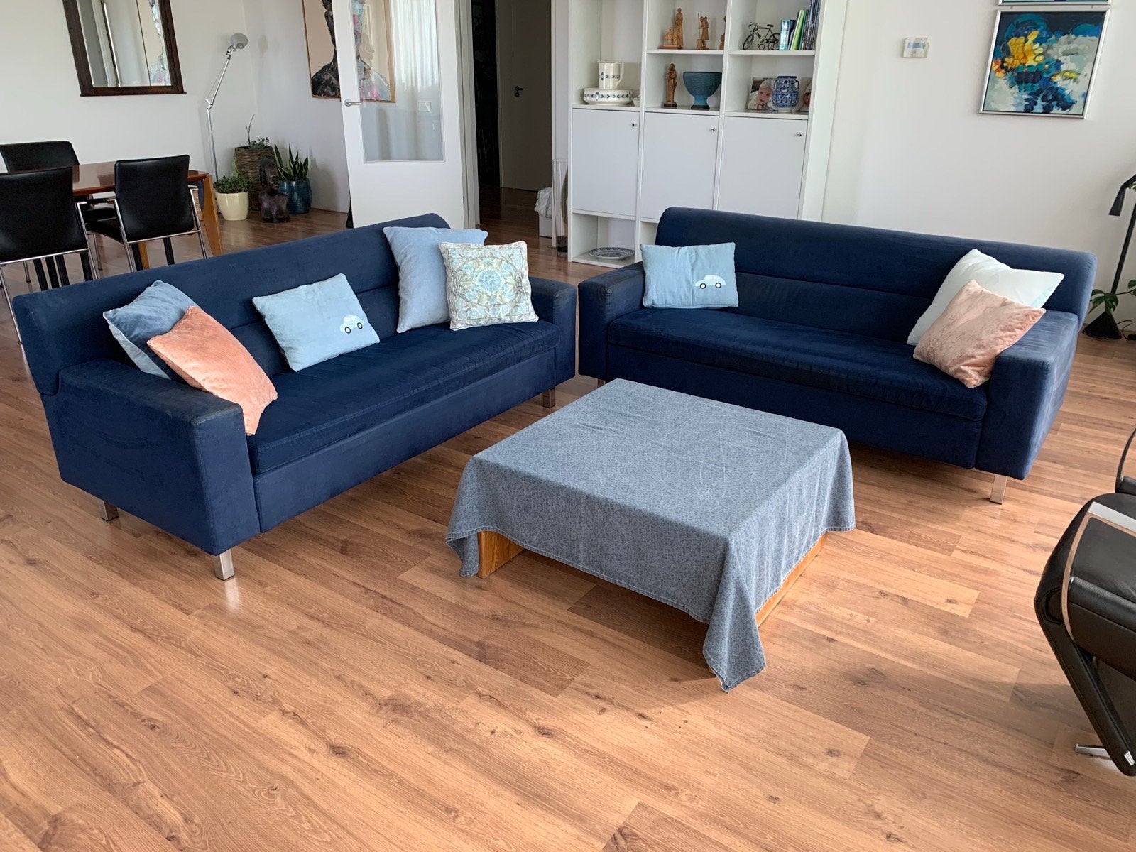 2 2,5 zitsbanken Gelderland design Jan des Bouvrie blauw, Ophalen, Zo goed als nieuw, Stof