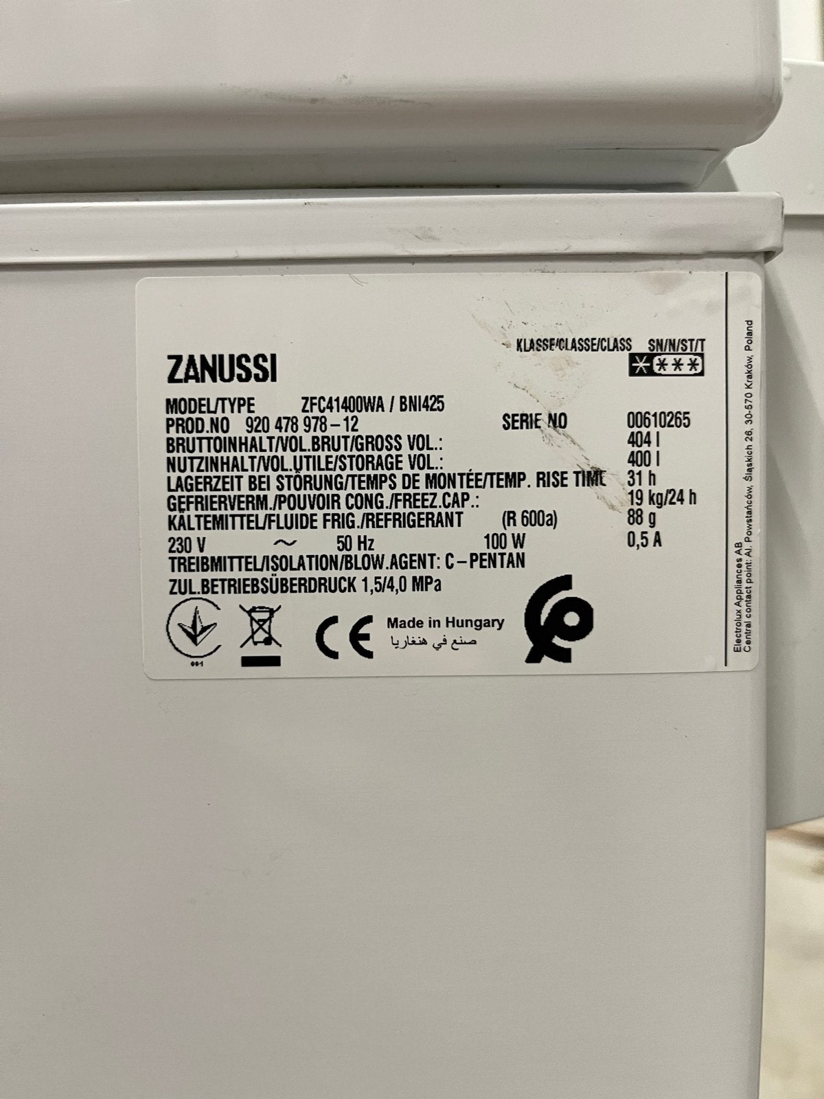 Foto 7 van Zanussi Vrieskist ZFC4100WA - 404L - Kleine deuk