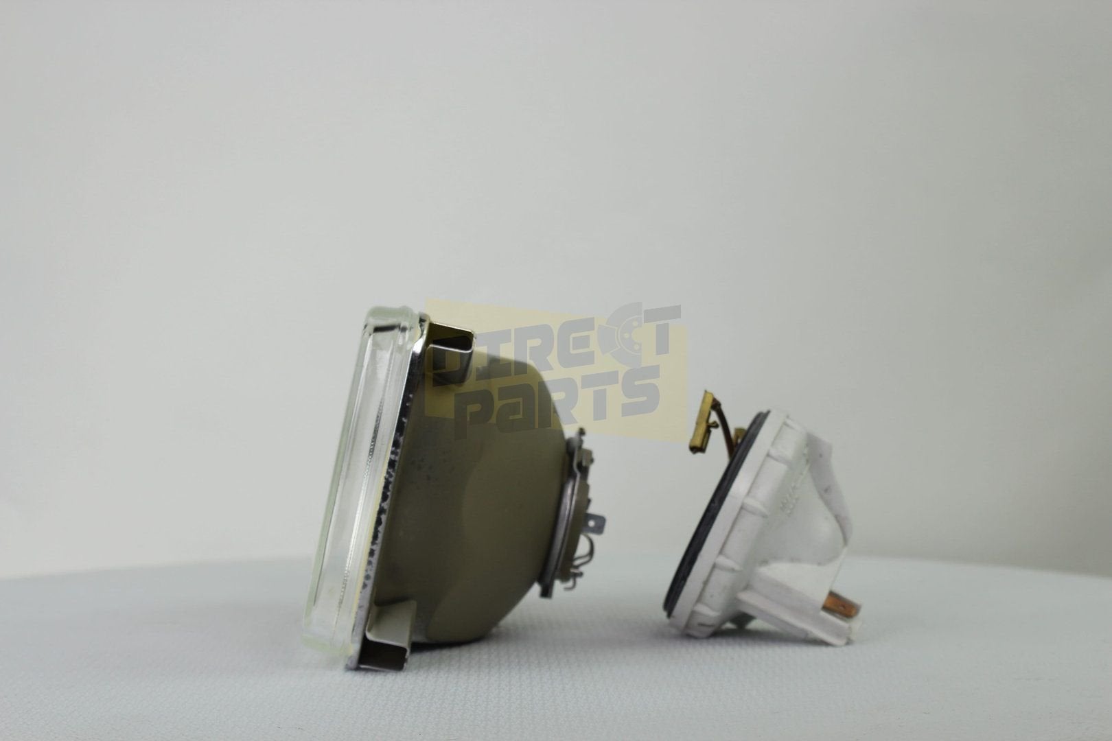 Mazda 929/ Nissan Laurel koplamp (L/R)   1KB003177061 RESTPA, -, -, Nissan, Nieuw