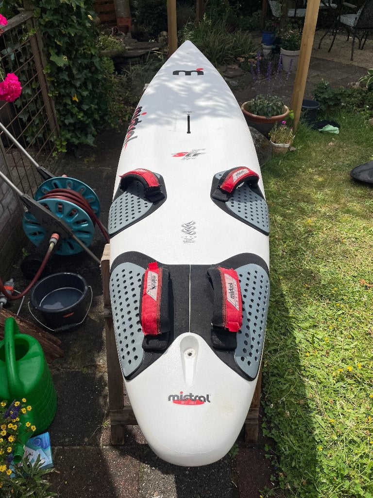 Mistral SLE 290 slalom/raceboard IZGST, Ophalen, Zo goed als nieuw, Met mastvoet, Plank