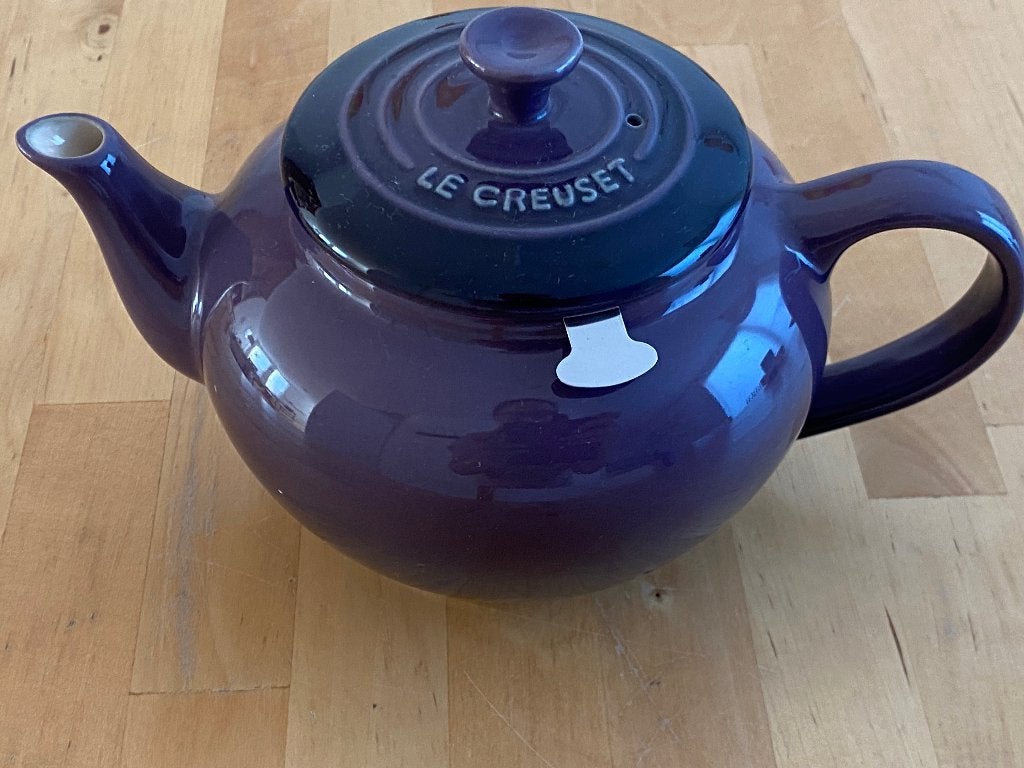 Le Creuset theepot Cassis 0,65 Liter met roestvrijstaal zeef, Overige merken, Klassiek, Ophalen of Verzenden, Zo goed als nieuw