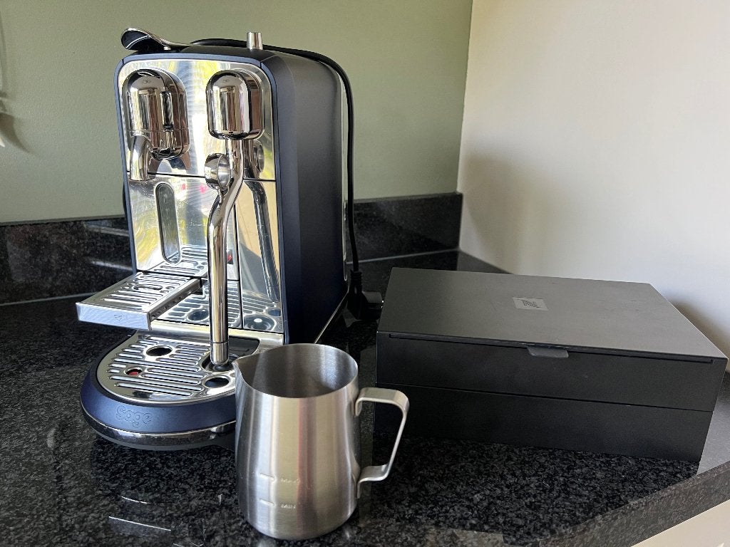 Nespresso Sage Creatista Plus koffiemachine, Witgoed en Apparatuur, Ophalen, Koffiepads en cups, Koffiemachine, Zo goed als nieuw