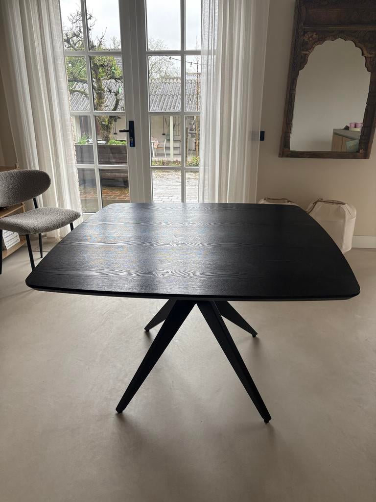 Zwarte houten tafel met kruispoot, Ophalen, 100 tot 150 cm, Vierkant, 200 cm of meer