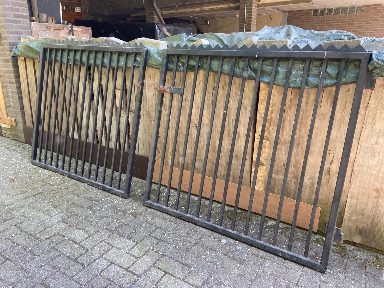 Dubbele ijzeren poort, Tuin en Terras, Tuinhekken en Hekwerk, Ophalen of Verzenden, Zo goed als nieuw, IJzer, Sierhekwerk