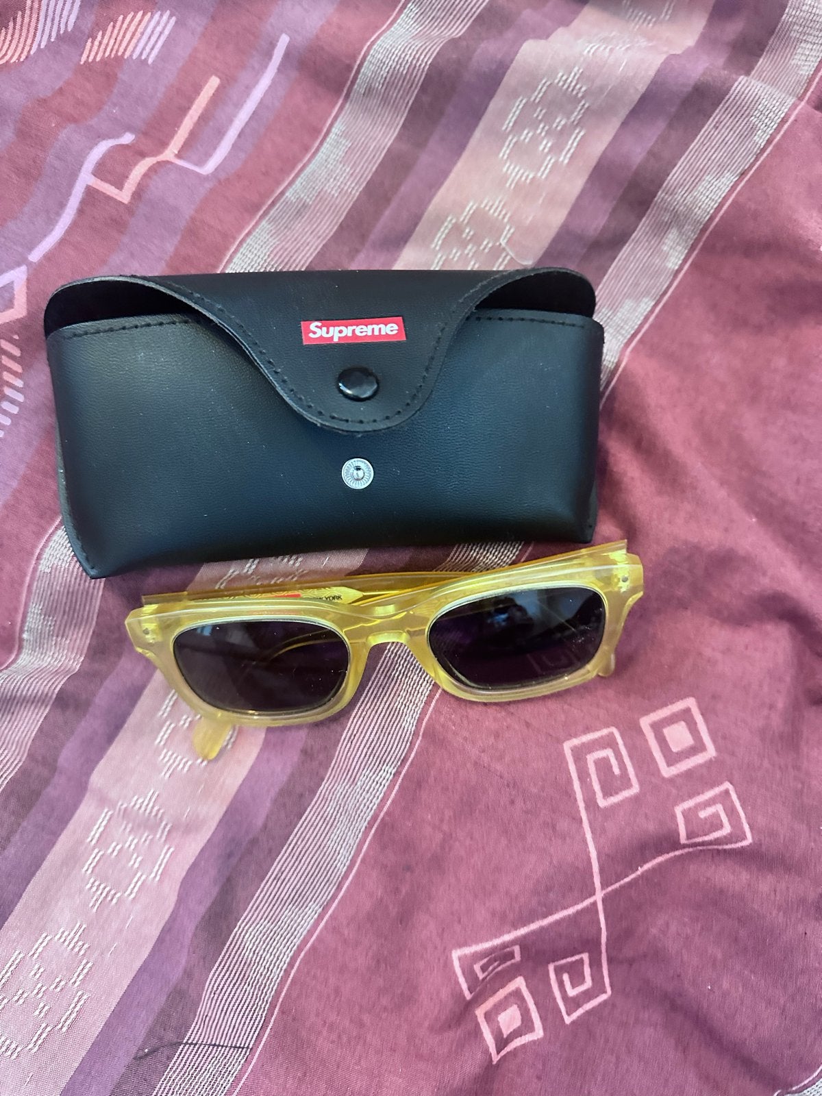Supreme zonnebril met etui - Geel, Overige merken, Gebruikt, Zonnebril, Geel