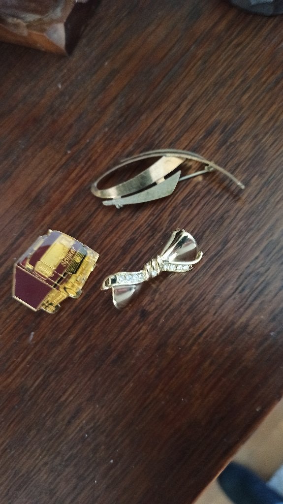 broshse, Ophalen of Verzenden, Zo goed als nieuw, Overige kleuren, Overige materialen