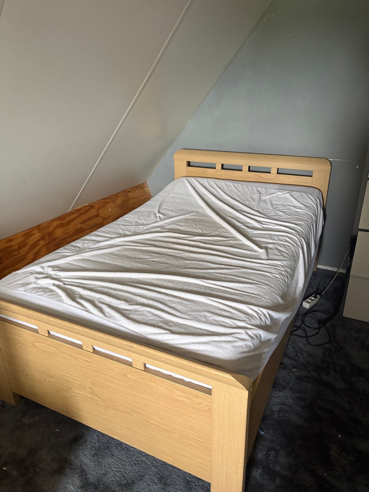 Elektrische Eenpersoonsbed, Huis en Inrichting, Ophalen of Verzenden, 120 cm, 200 cm, Hout