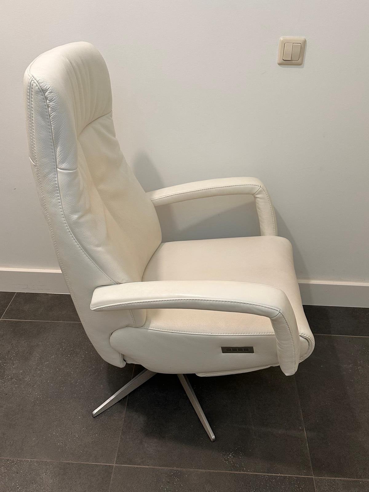 Prachtige relaxfauteuil (sta op stoel), Ophalen, Leer, Zo goed als nieuw, Modern