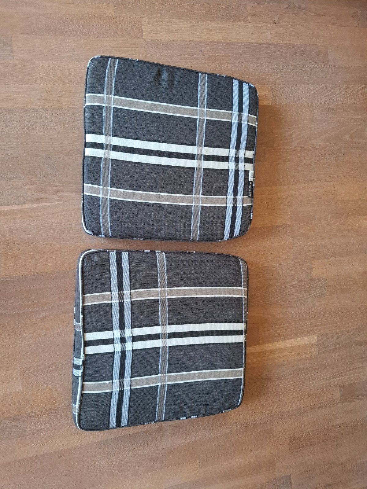 2 Tuinstoelkussens 48x48x5cm Zwart/Wit voor Lounge Stoel, Ophalen of Verzenden, Zo goed als nieuw
