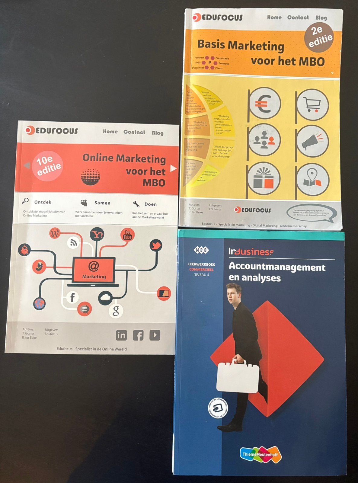 Boeken voor MBO 4: Junior Accountmanager, Ophalen, Zo goed als nieuw, Economie en Marketing