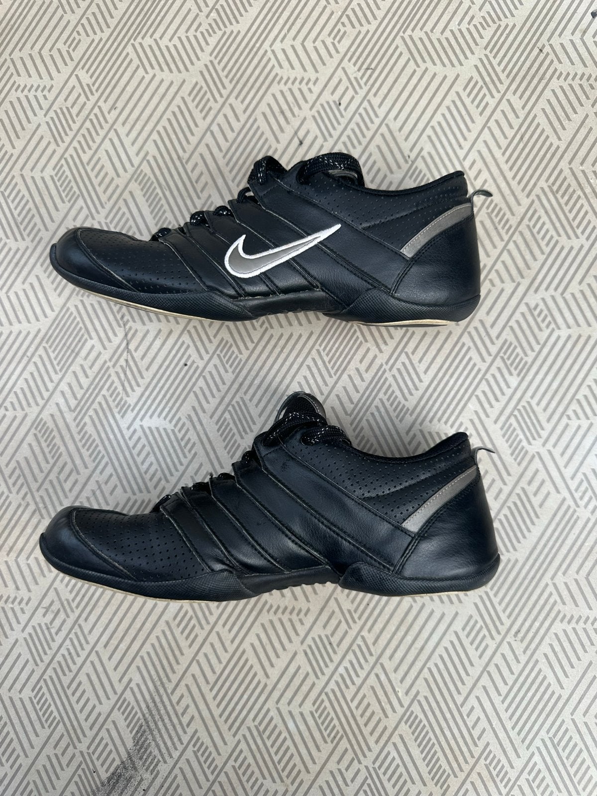 Nike sportschoenen Dansschoenen zwart maat 38, Kleding | Dames, Schoenen, Ophalen of Verzenden, Gedragen, Zwart, Sportschoenen
