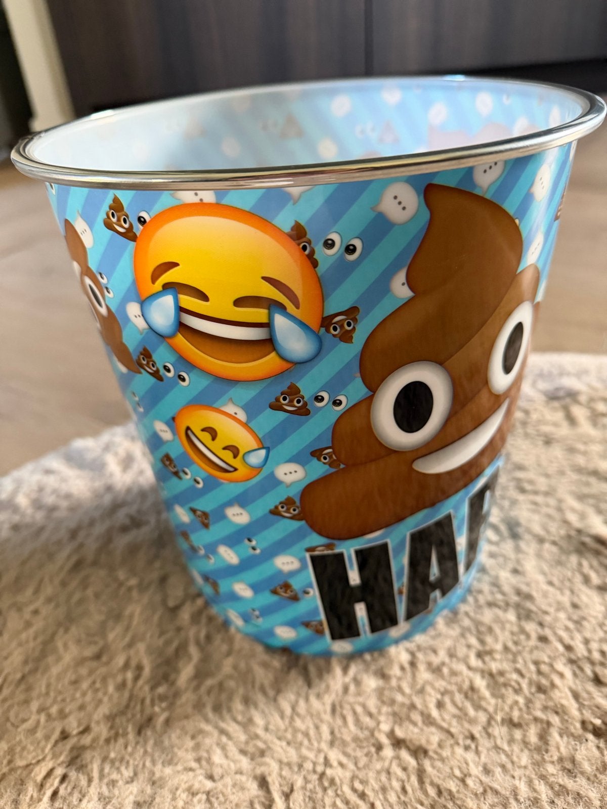 Leuke prullenbak met emoji's en poep-emoji's, Huis en Inrichting, 10 tot 20 liter, Ophalen of Verzenden, Zo goed als nieuw, Kunststof