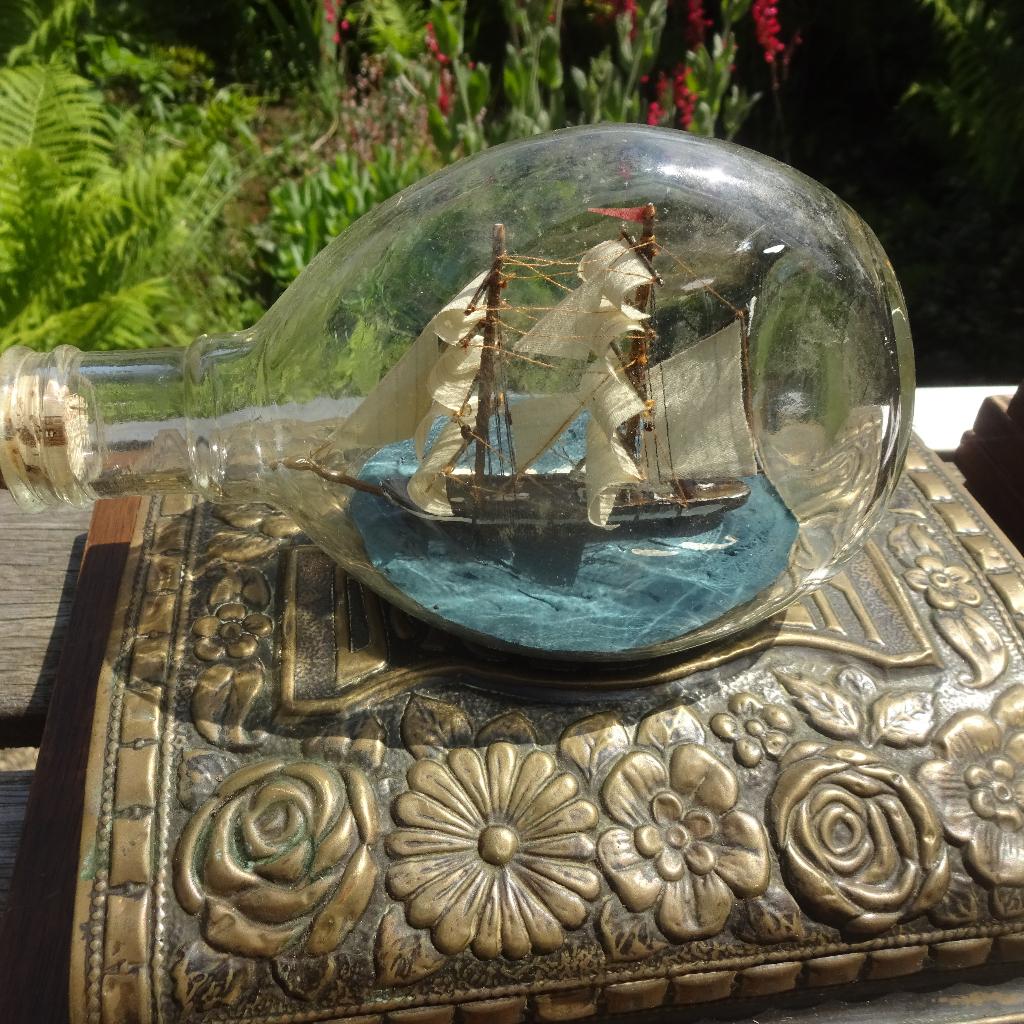 Antieke schip een driemaster in een fles, Ophalen of Verzenden
