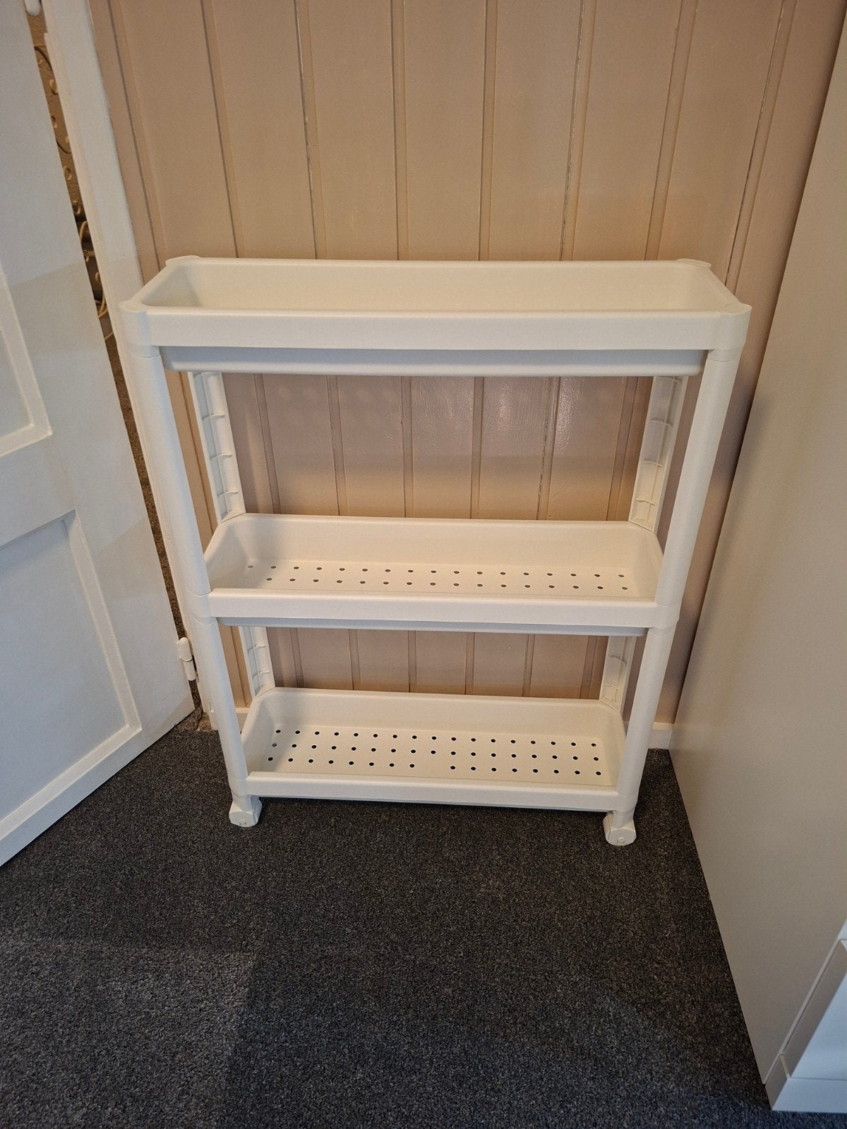 Handig wit opbergrek met 3 planken ikea, Ophalen, Zo goed als nieuw
