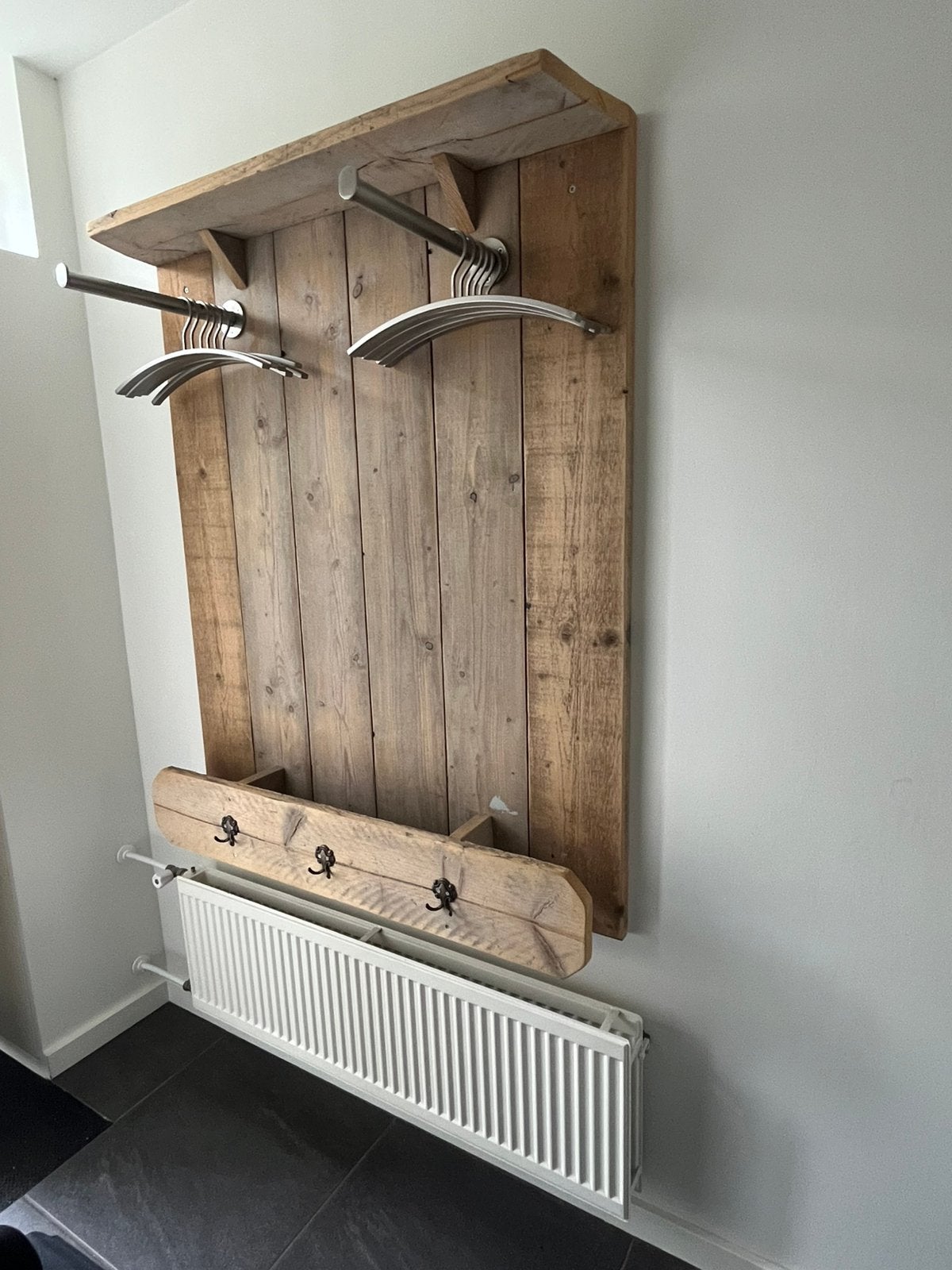 Steigerhouten kapstok met 10 stevige hangers., Gebruikt, 100 tot 150 cm, Hout, Ophalen