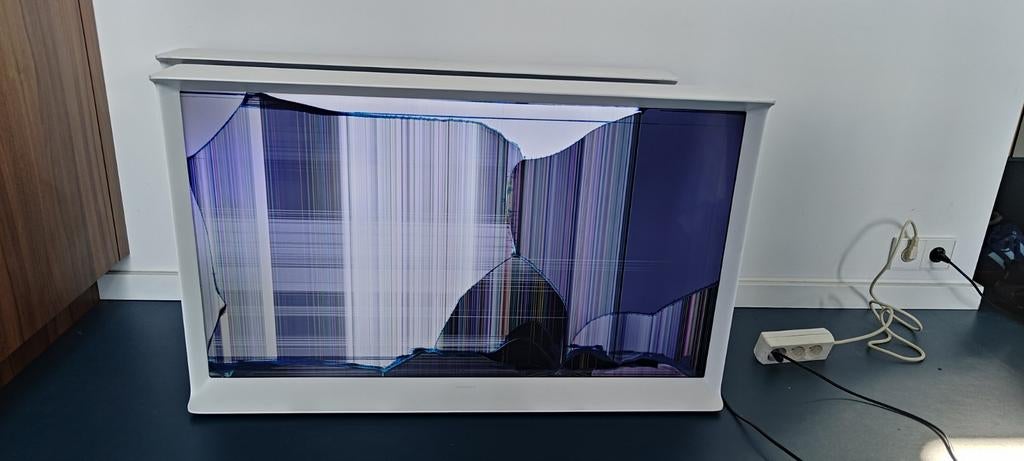 2x Samsung Serif 40 inch 2016 *DEFECT*, Ophalen, LED, 50 Hz, Samsung