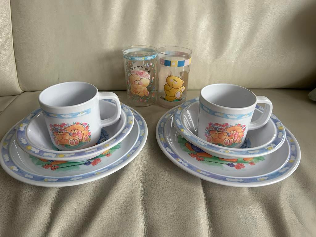 2 Forever Friends Servies Set - Bord, Kom en Mok, Huis en Inrichting, Keuken | Servies, Overige materialen, Gebruikt, Ophalen of Verzenden