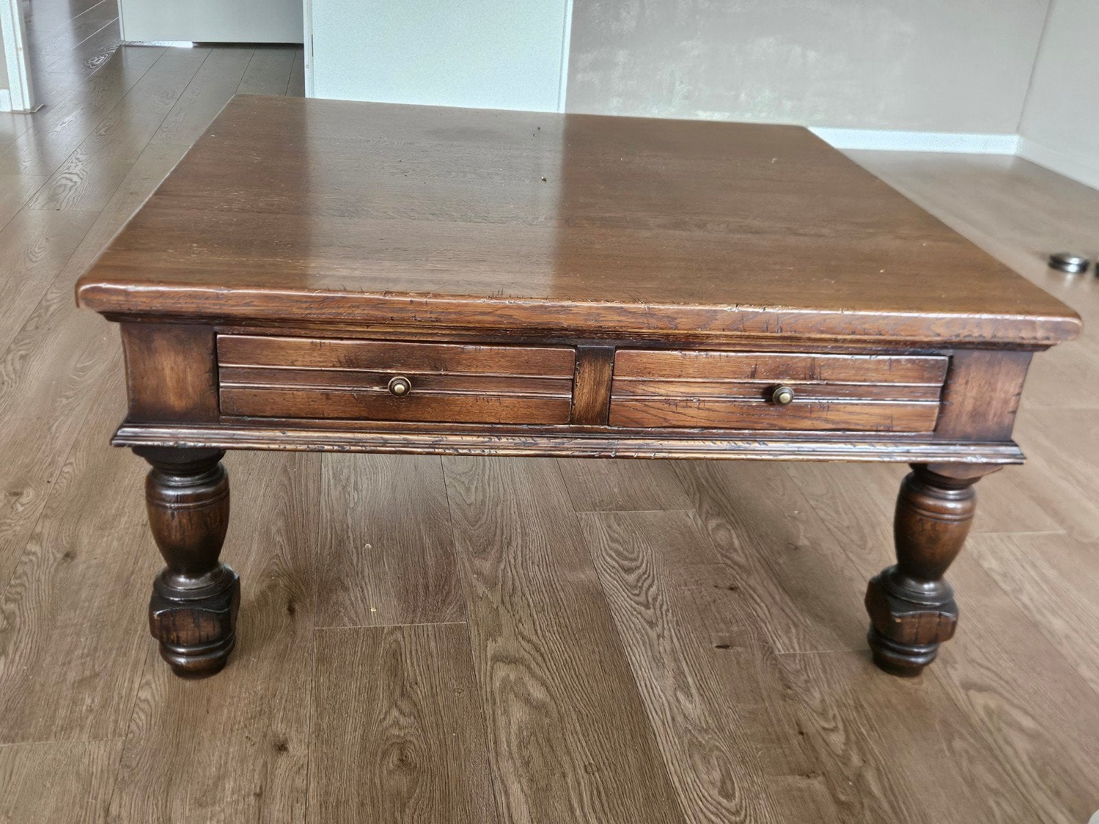 Massieve eiken salontafel 100x100x50cm met lades, Antiek en Kunst, Ophalen