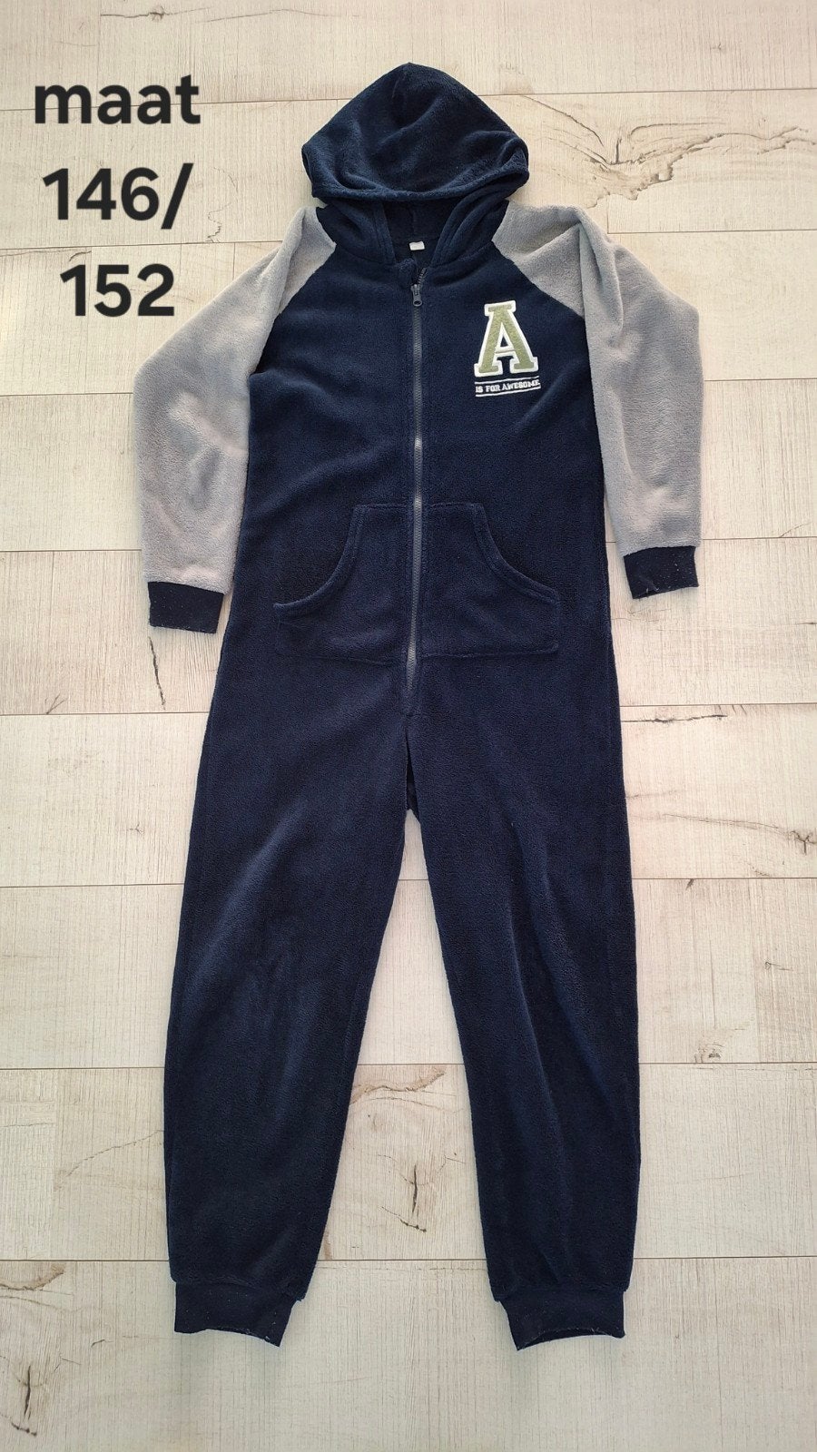 Fleece Onesie Jongen Maat 146/152, Kinderen en Baby's, Kinderkleding | Maat 146, Nacht- of Onderkleding, Ophalen of Verzenden