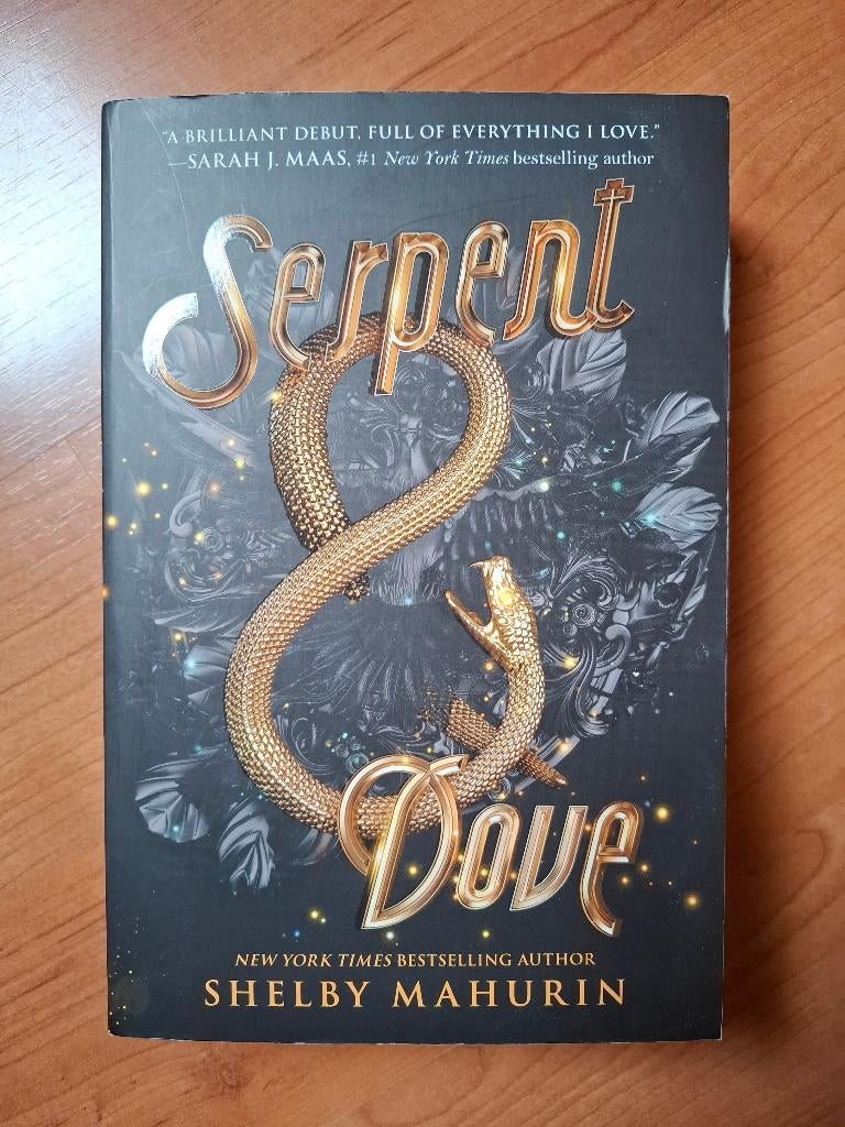 Serpent & Dove - Shelby Mahurin, Ophalen of Verzenden, Zo goed als nieuw, Shelby Mahurin