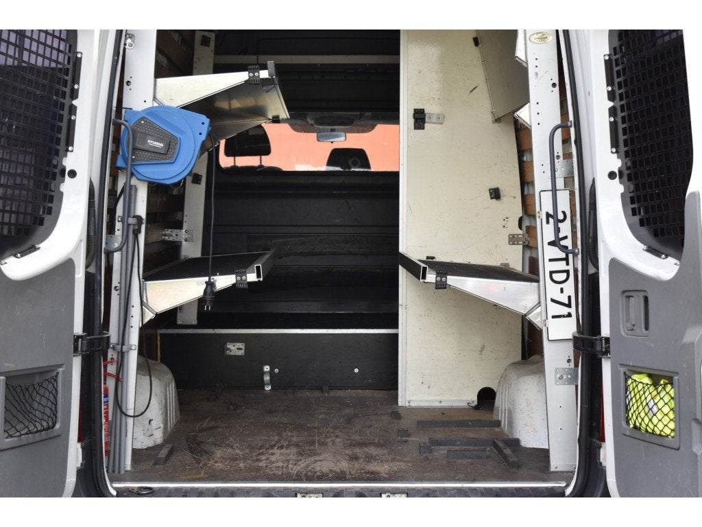 Werkbus inrichting met schappen en grip, PostNL-stijl, Ophalen