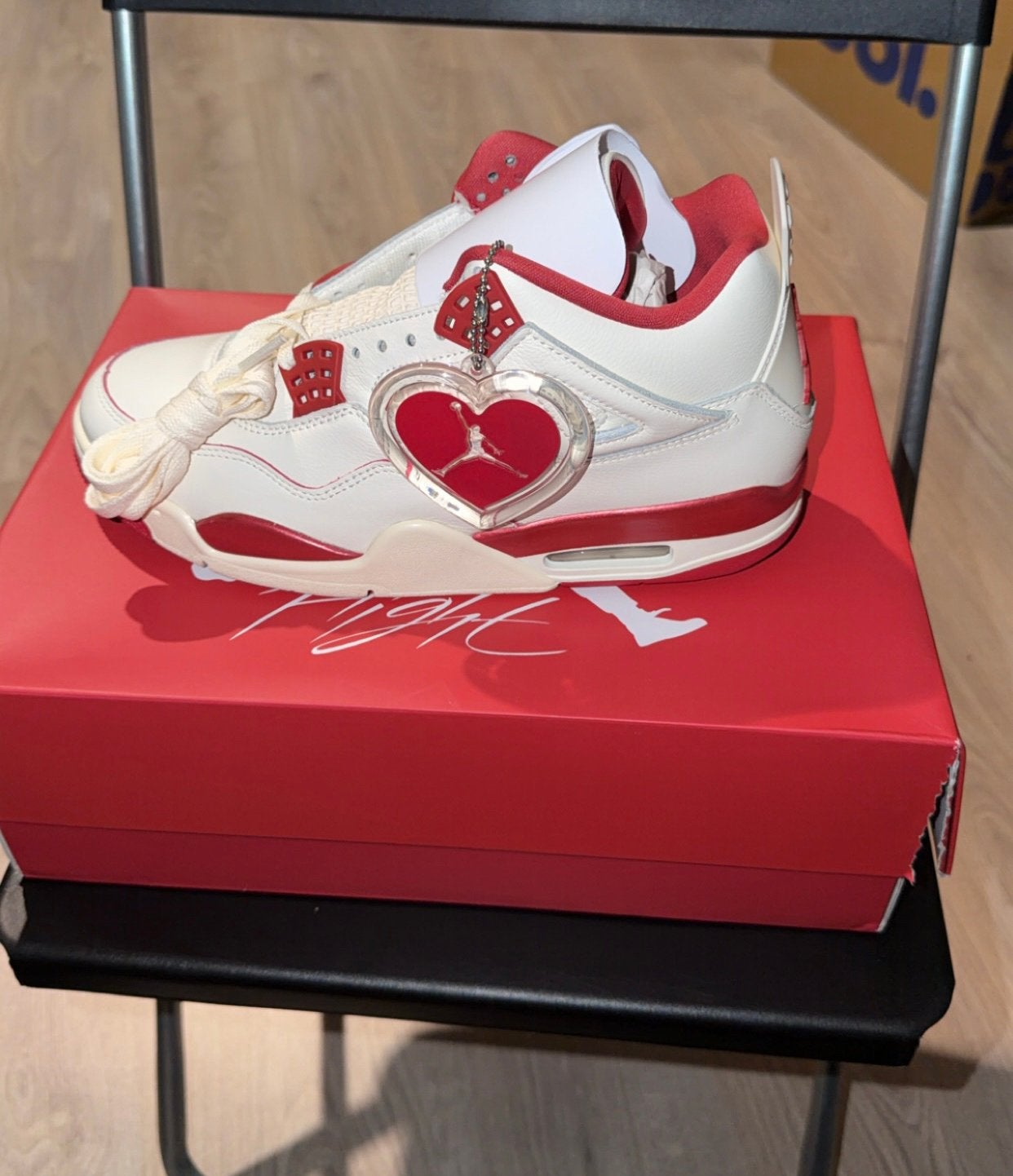 Air Jorden 4 Retro Valentine’s Day UK 7 New, Ophalen of Verzenden, Zo goed als nieuw, Schoenen