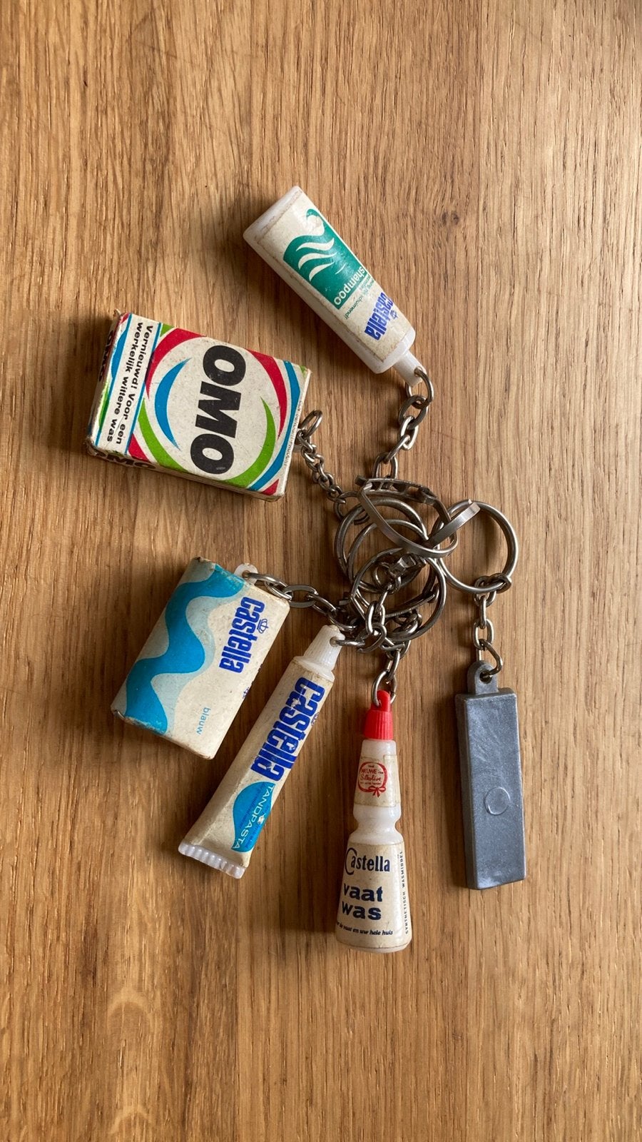 Vintage sleutelhangers: OMO, Castella, Vlaggen, Verzamelen, Ophalen of Verzenden, Gebruikt, Overige typen