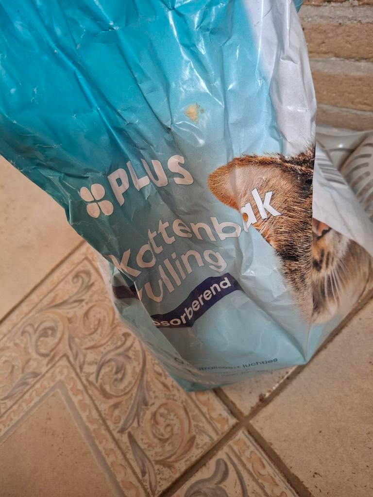Kattengritmerk plus iets meer dan halve zak, Dieren en Toebehoren, Dierenvoeding, Ophalen