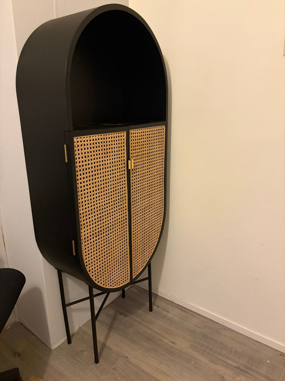 Zwarte HK living oval cabinet met webbing deurtjes, Ophalen, Zo goed als nieuw, Minder dan 150 cm, Minder dan 100 cm