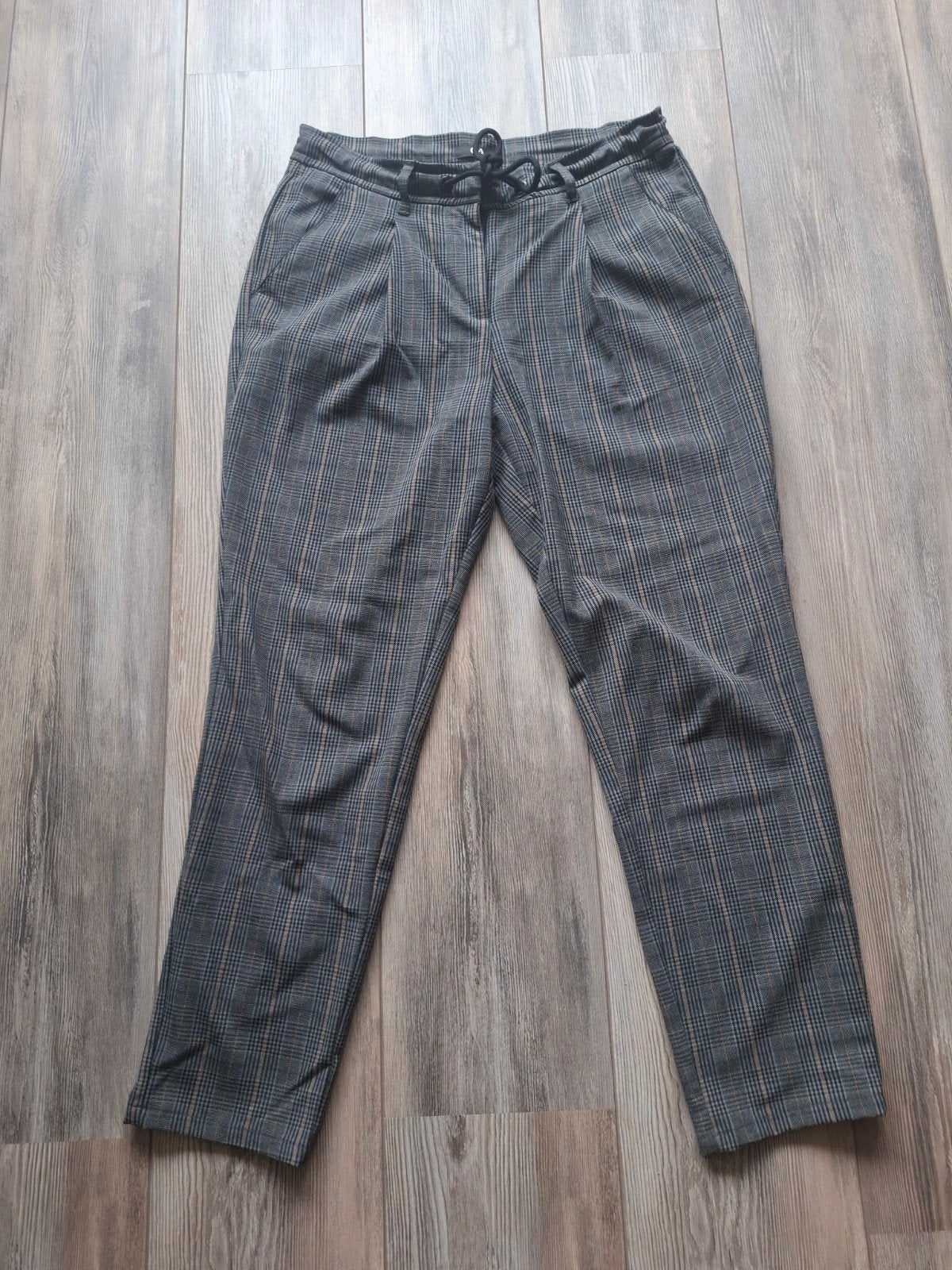 Gedragen geruite broek maat S/M, Kleding | Dames, Ophalen of Verzenden, Gedragen, Maat 38/40 (M), Grijs