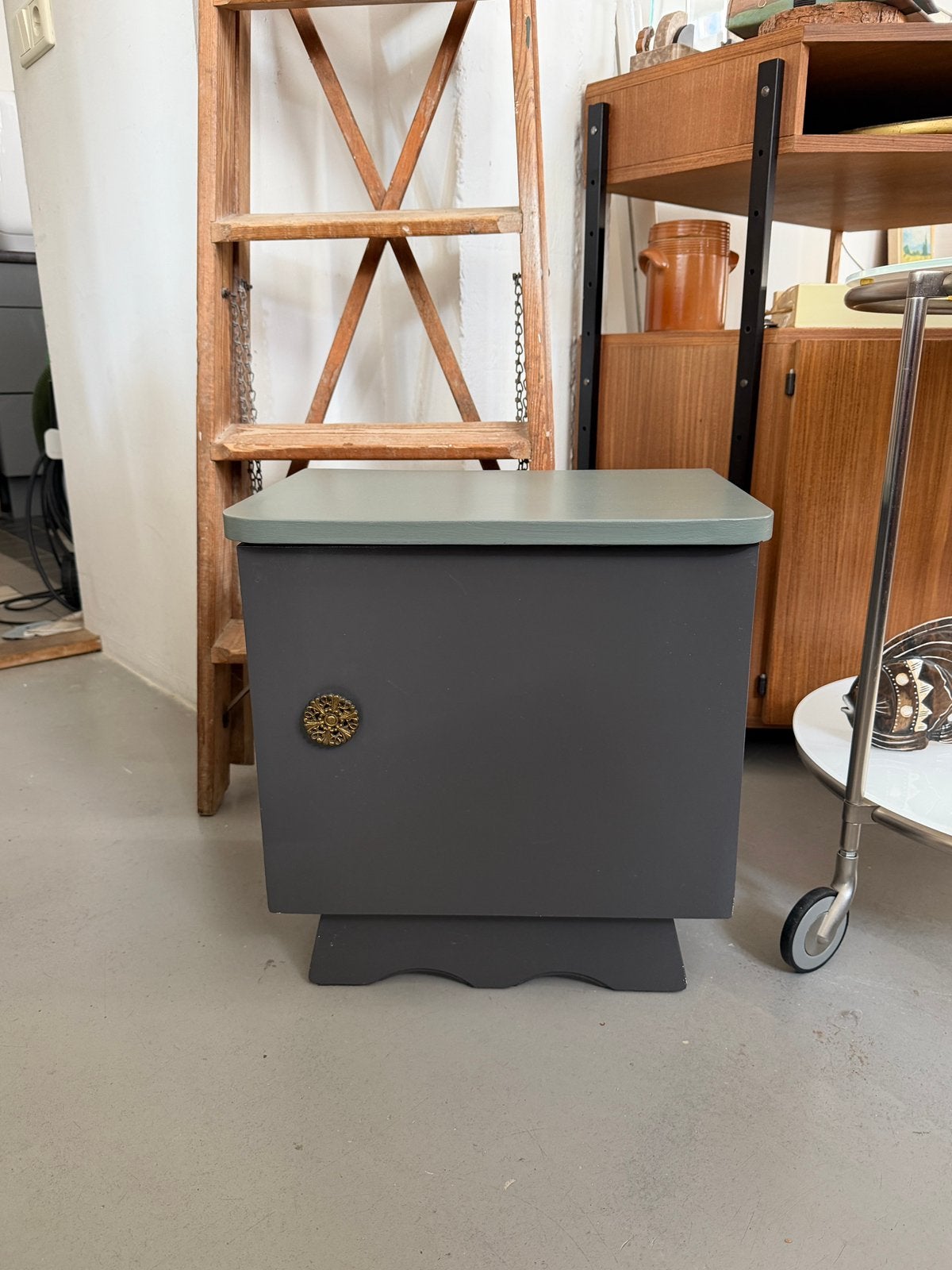 Vintage brocante nachtkastje, antiek houten kastje, Ophalen, Gebruikt, Minder dan 45 cm, I