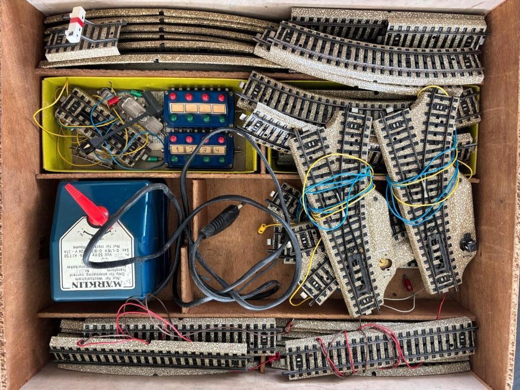Te koop Marklin rails en locomotief, Ophalen, Wisselstroom, Gebruikt, Locomotief