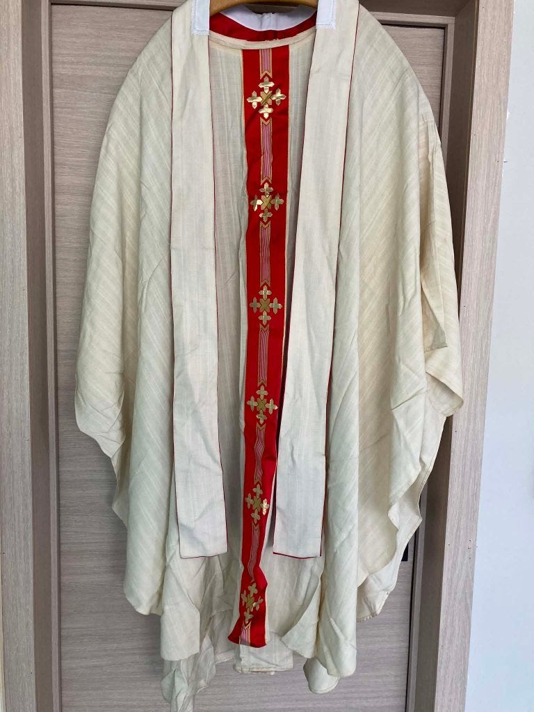 Witte kazuifel met onderstola, Antiek en Kunst, Antiek | Religie, Ophalen of Verzenden