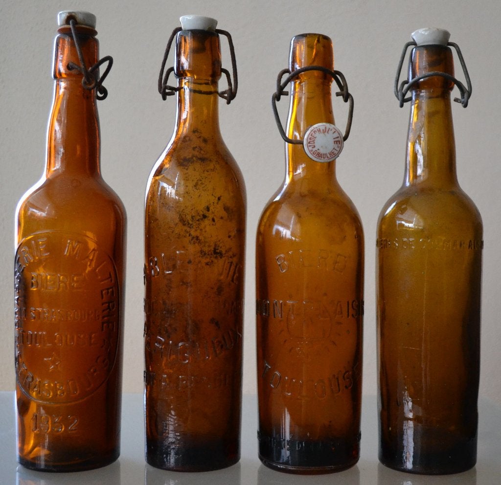 8 stuks oude franse bier beugelflessen bierfles d22, Ophalen