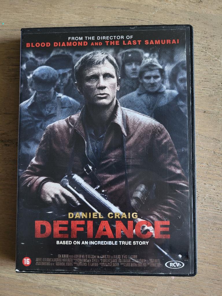 DVD Defiance - Daniel Craig - ook het boek ervan te koop, Ophalen of Verzenden, Zo goed als nieuw