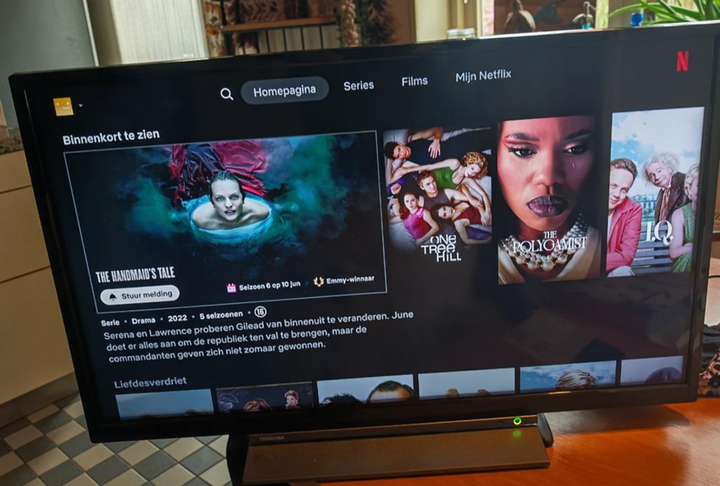 Toshiba Full HD smart tv 32 inch 3 jaar oud, Audio, Tv en Foto, Televisies, Ophalen, 50 Hz, Zo goed als nieuw, 100 cm of meer