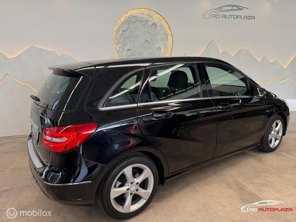Mercedes B-klasse 180 Ambition Navi/LED/NAP, Auto's, Voorwielaandrijving, Euro 5, Stof, 4 cilinders
