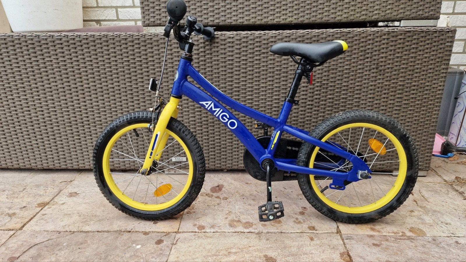 AMIGO Flip 18 inch kinderfiets – blauw/geel, Ophalen, Terugtraprem, Zijwieltjes, Amigo