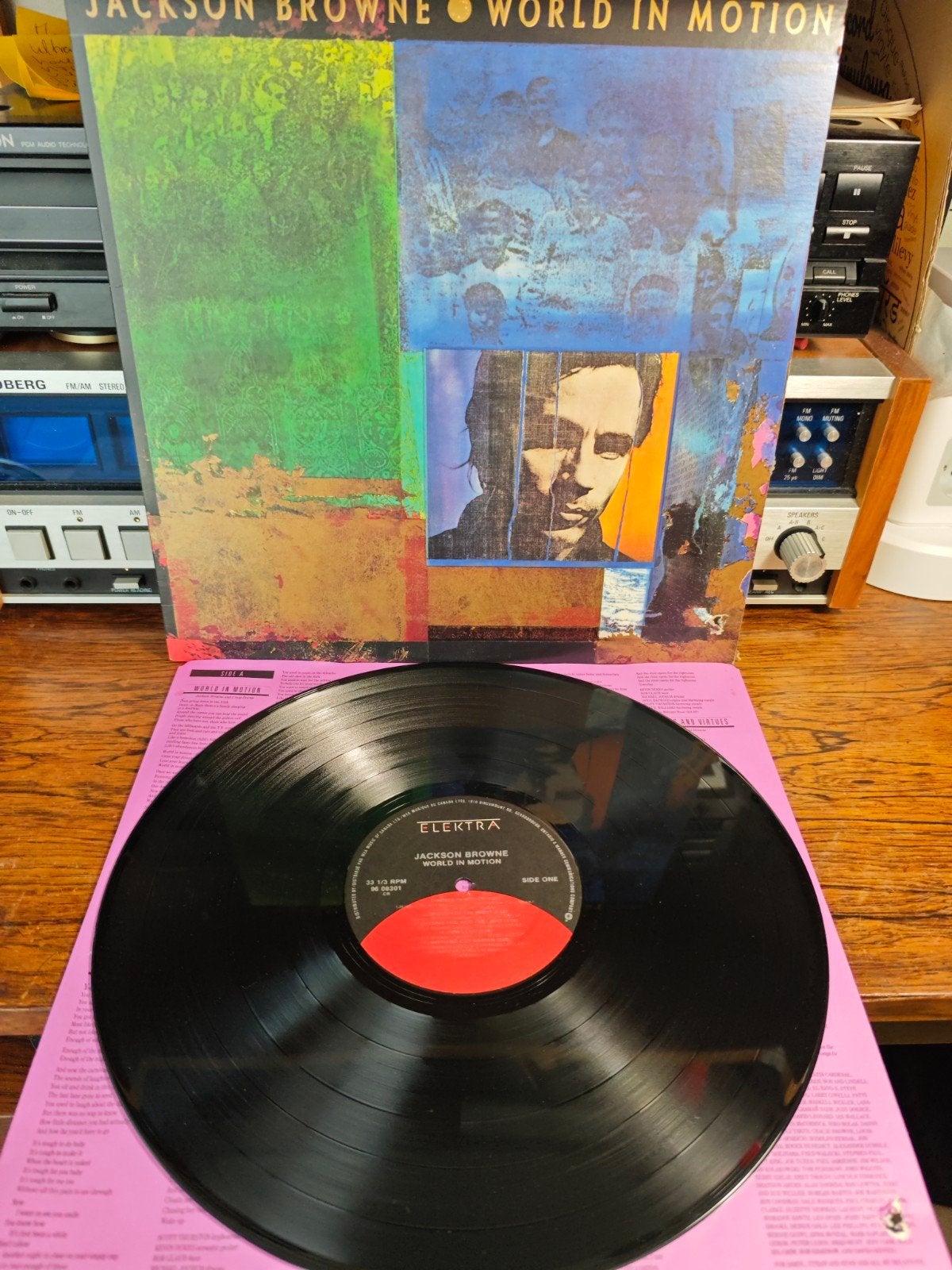 Jackson Browne - World in Motion LP (1989), Cd's en Dvd's, Vinyl | Rock, Ophalen of Verzenden, 1980 - 1989, Gebruikt, 12 inch