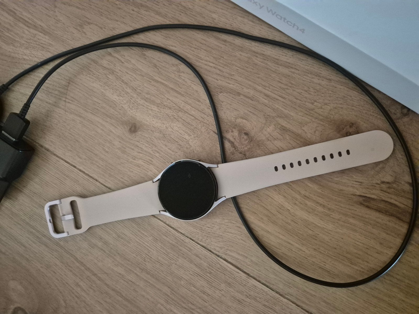 Samsung Galaxy Watch4 40mm Roze Goud - Zo goed als nieuw, Conditie, Ophalen of Verzenden, Zo goed als nieuw, Samsung