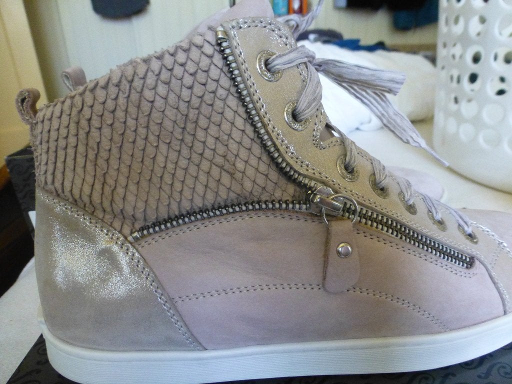 Footnotes halfhoge sneakers maat 40 - Nieuw, Beige, Nieuw, Ophalen of Verzenden, Sneakers of Gympen