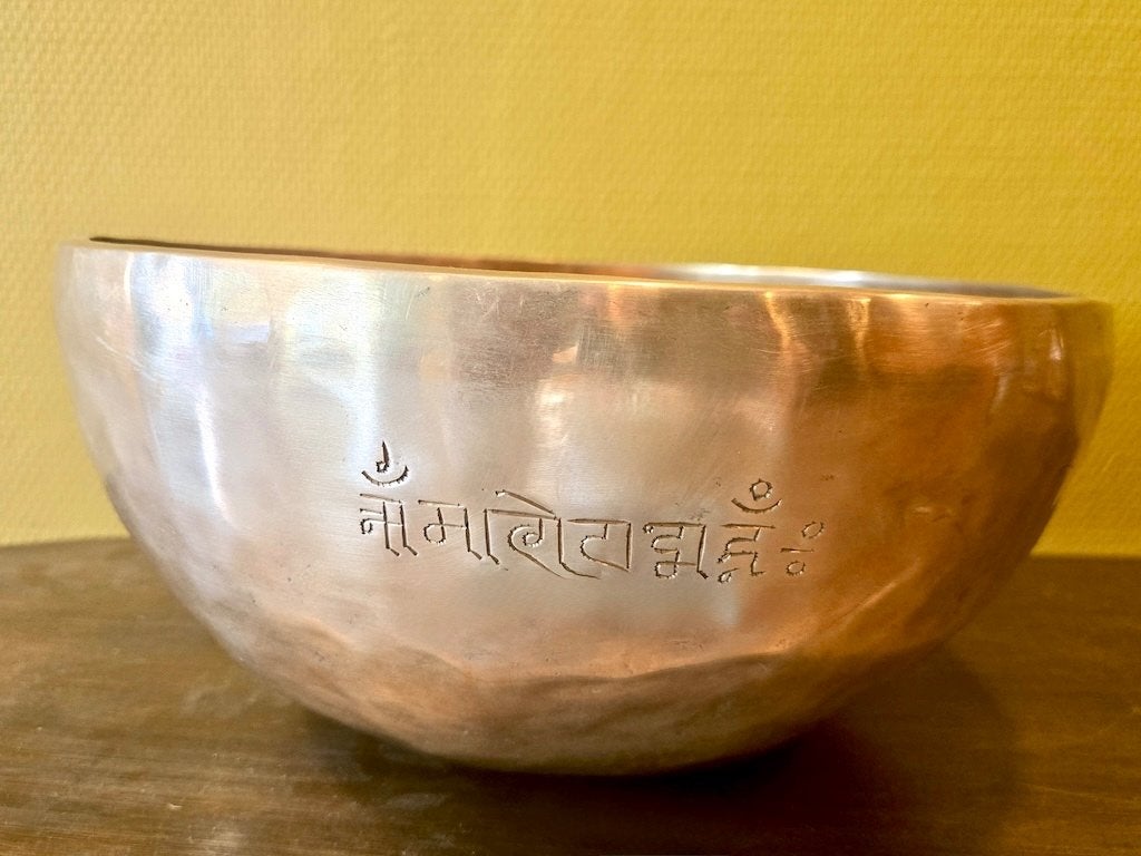 GROTE KLANKSCHAAL INDIA OHM MANE PADME HUM 31 CM, Ophalen of Verzenden, Nieuw, Overige soorten
