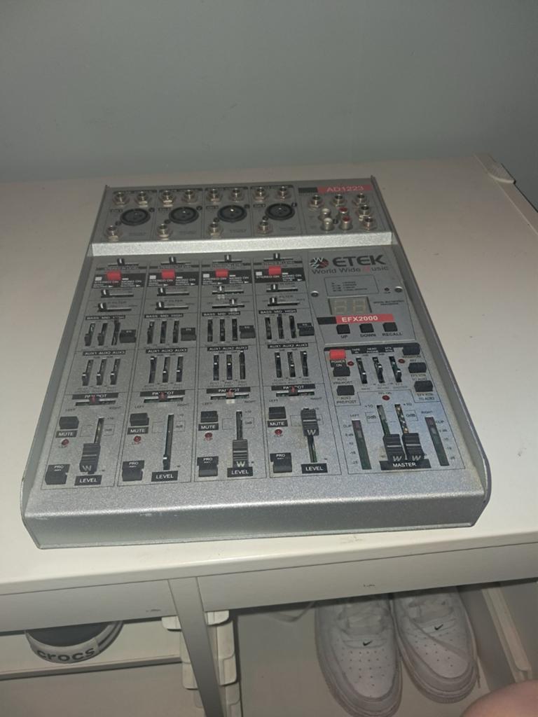 Mengpaneel ETEK EFX2000 - Zonder kabels, Ophalen, Gebruikt, Minder dan 5 kanalen, Microfooningang
