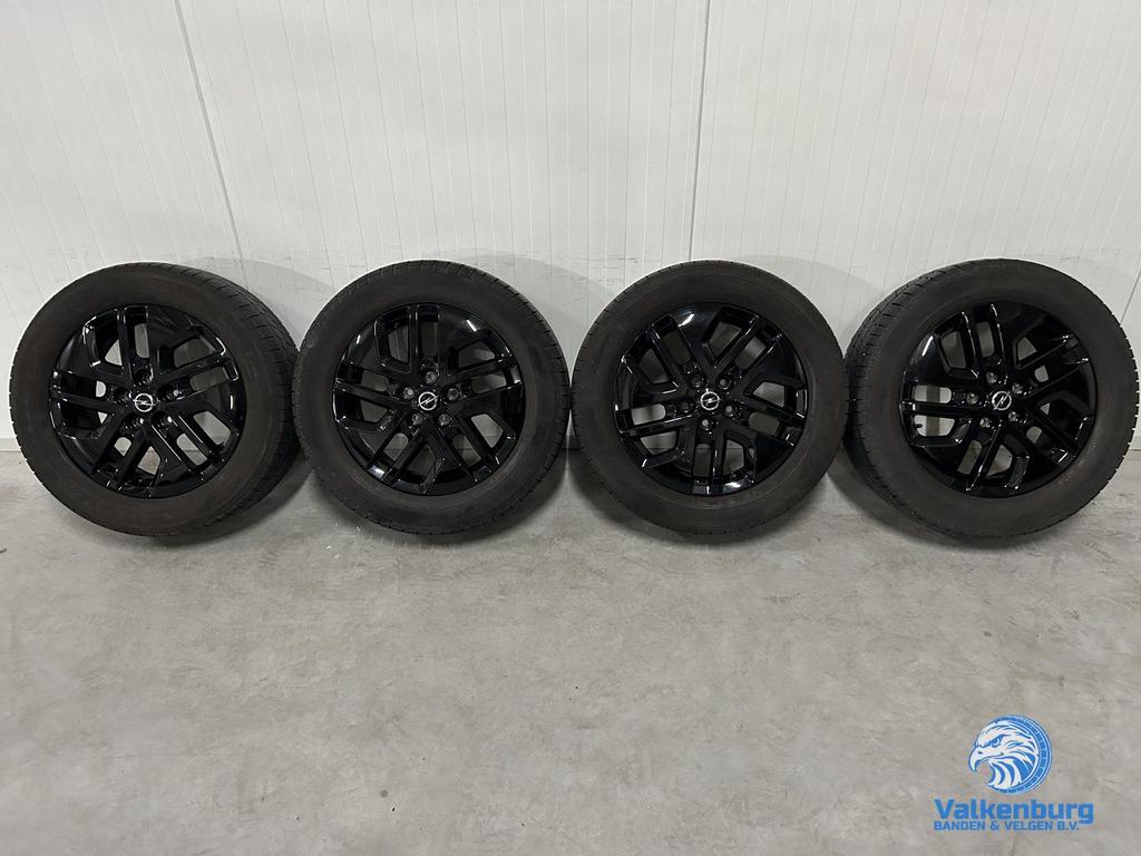 5-6mm! Originele Opel Vivaro 17 inch zwarte velgen 5x114,3 A, Auto-onderdelen, -, -, Banden en Velgen, 17 inch