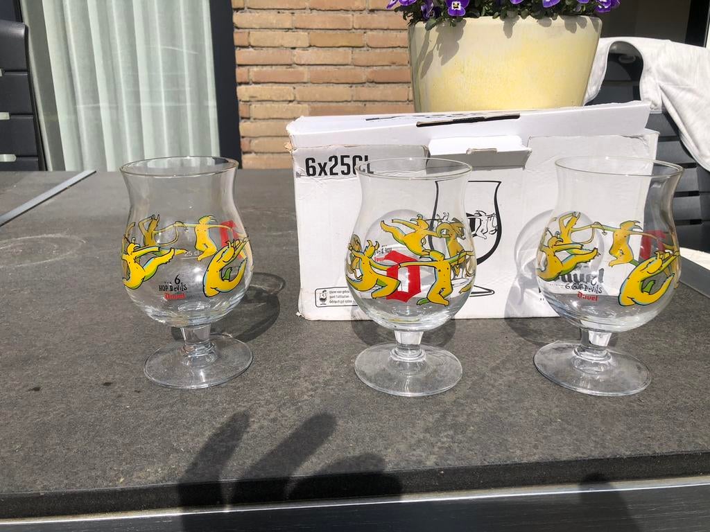 6 devils  glazen 25 cl. 6.66 % belgianblond, Ophalen of Verzenden, Zo goed als nieuw