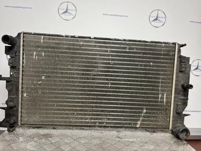 Radiateur van een Mercedes Sprinter, Auto-onderdelen, Motor en Toebehoren, Ophalen of Verzenden, Gebruikt
