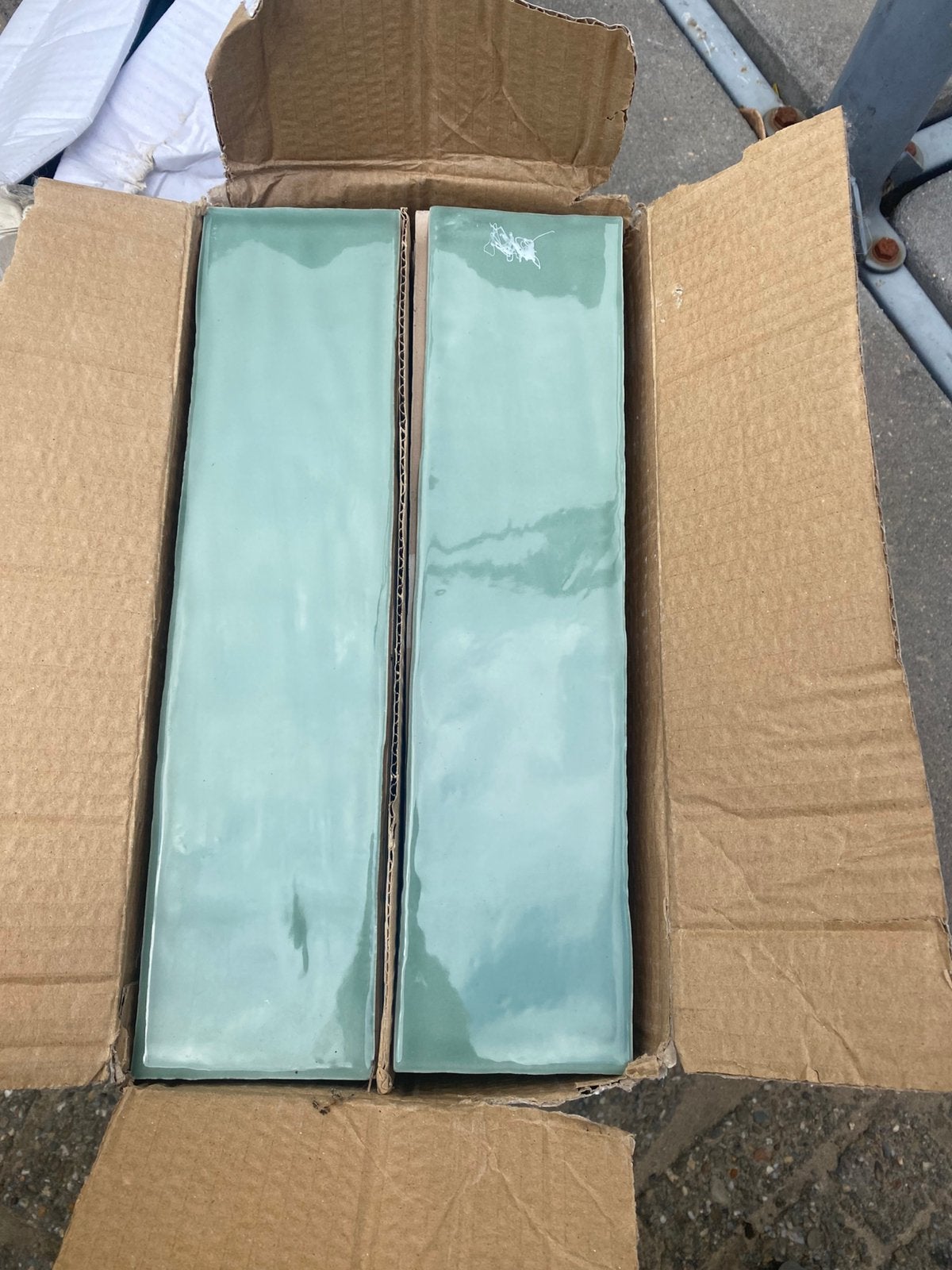 58 tegels 30 x 7,5 cm eucalypus glossy, Ophalen, Nieuw, Minder dan 20 cm, Minder dan 20 cm