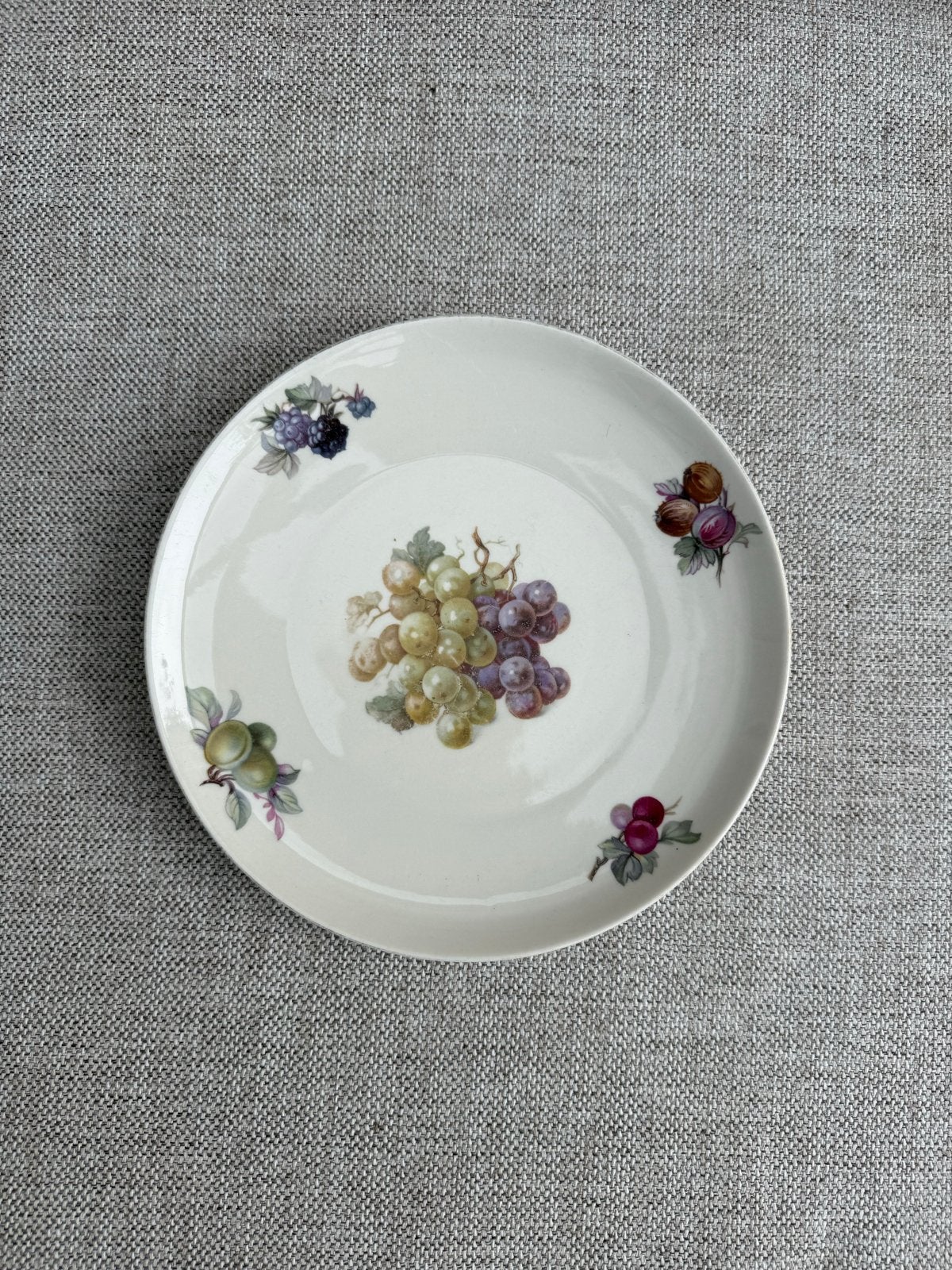 Vintage porseleinen bord met fruitdecoratie, Ophalen